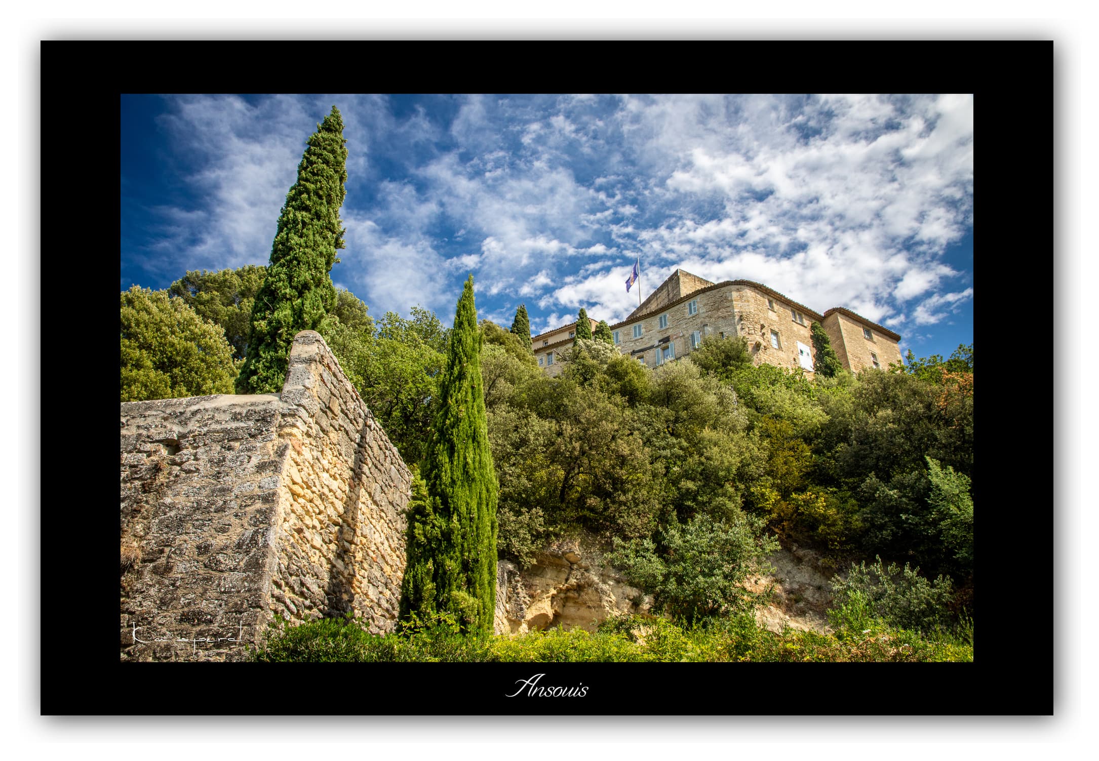 Poster Ansouis (Vaucluse - France). Affiches Formats 30x40 cm, 40x60 cm, 50x70 cm. Impression sur Papier Photo. Décoration murale. Village. Architecture.