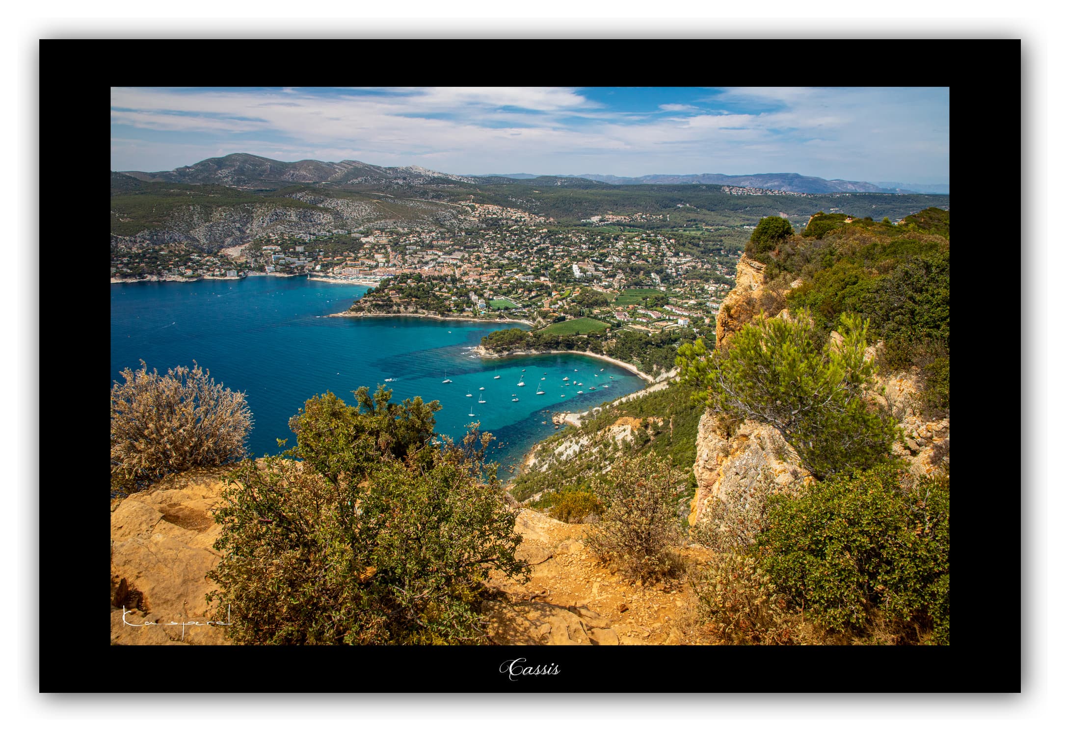 Poster Cassis (Bouches du Rhône - France). Affiches Formats 30x40 cm, 40x60 cm ou 50x70 cm. Impression sur Papier Photo. Décoration murale. Mer. Méditerranée. Paysage.