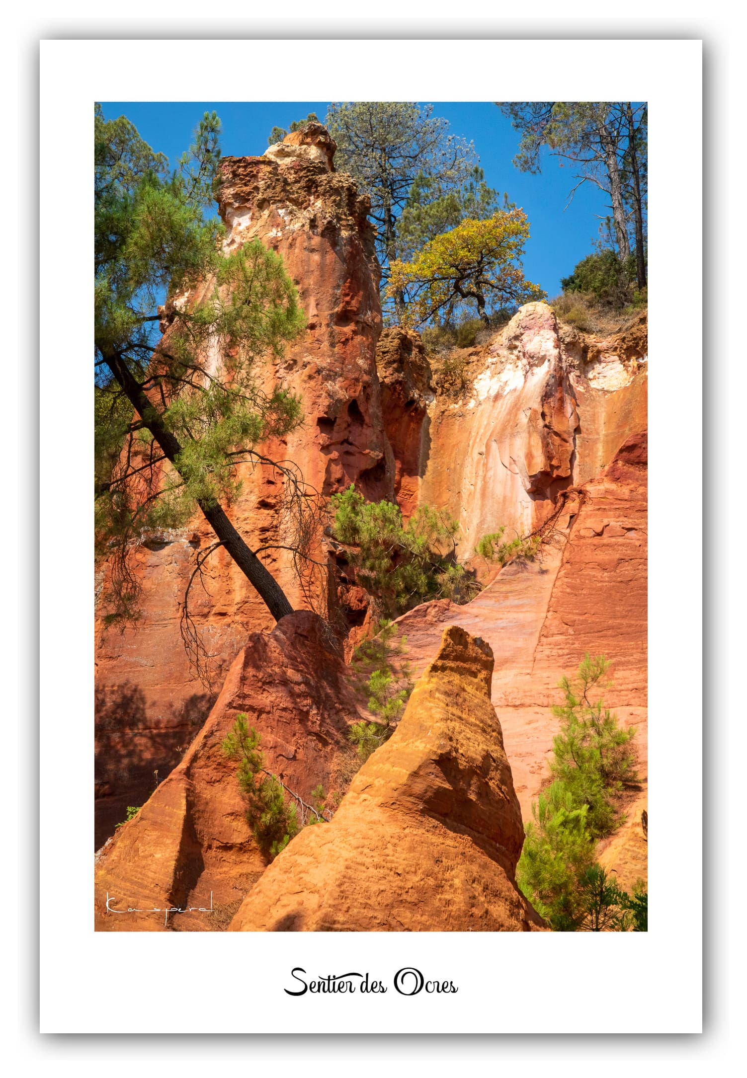 Poster Roussillon (Vaucluse - France). Affiches Formats 30x40 cm, 40x60 cm ou 50x70 cm. Impression sur Papier Photo. Décoration murale. Paysage. Couleur.