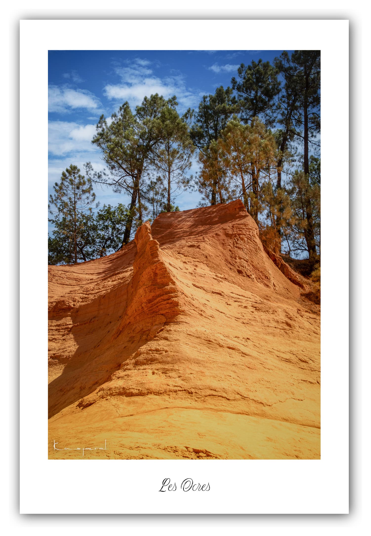 Poster Roussillon (Vaucluse - France). Affiches Formats 30x40 cm, 40x60 cm ou 50x70 cm. Impression sur Papier Photo. Décoration murale. Paysage. Couleur.
