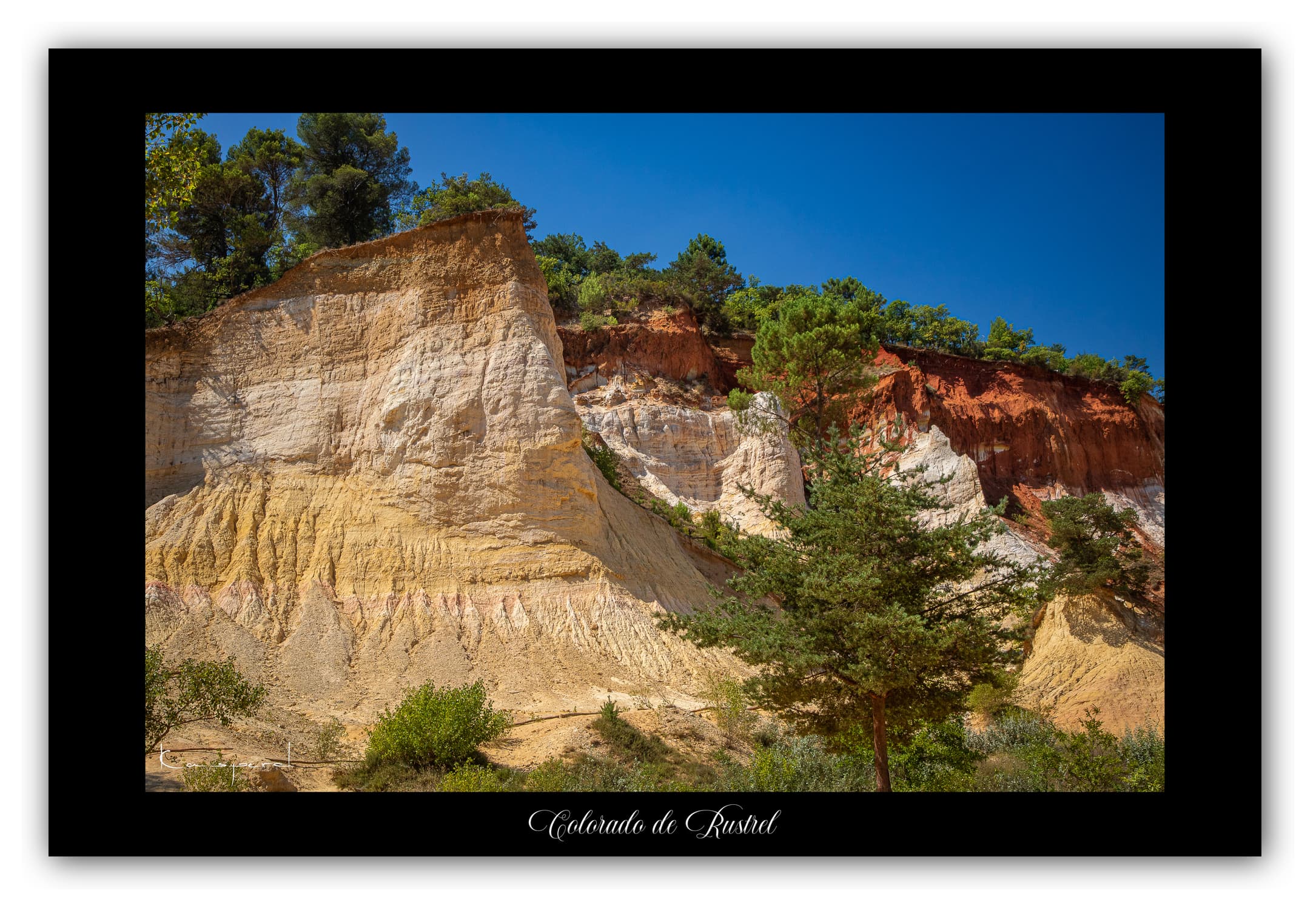 Poster Colorado de Rustrel (Vaucluse - France). Affiches Formats 30x40 cm, 40x60 cm ou 50x70 cm. Impression sur Papier Photo. Décoration murale. Paysage. Couleur.