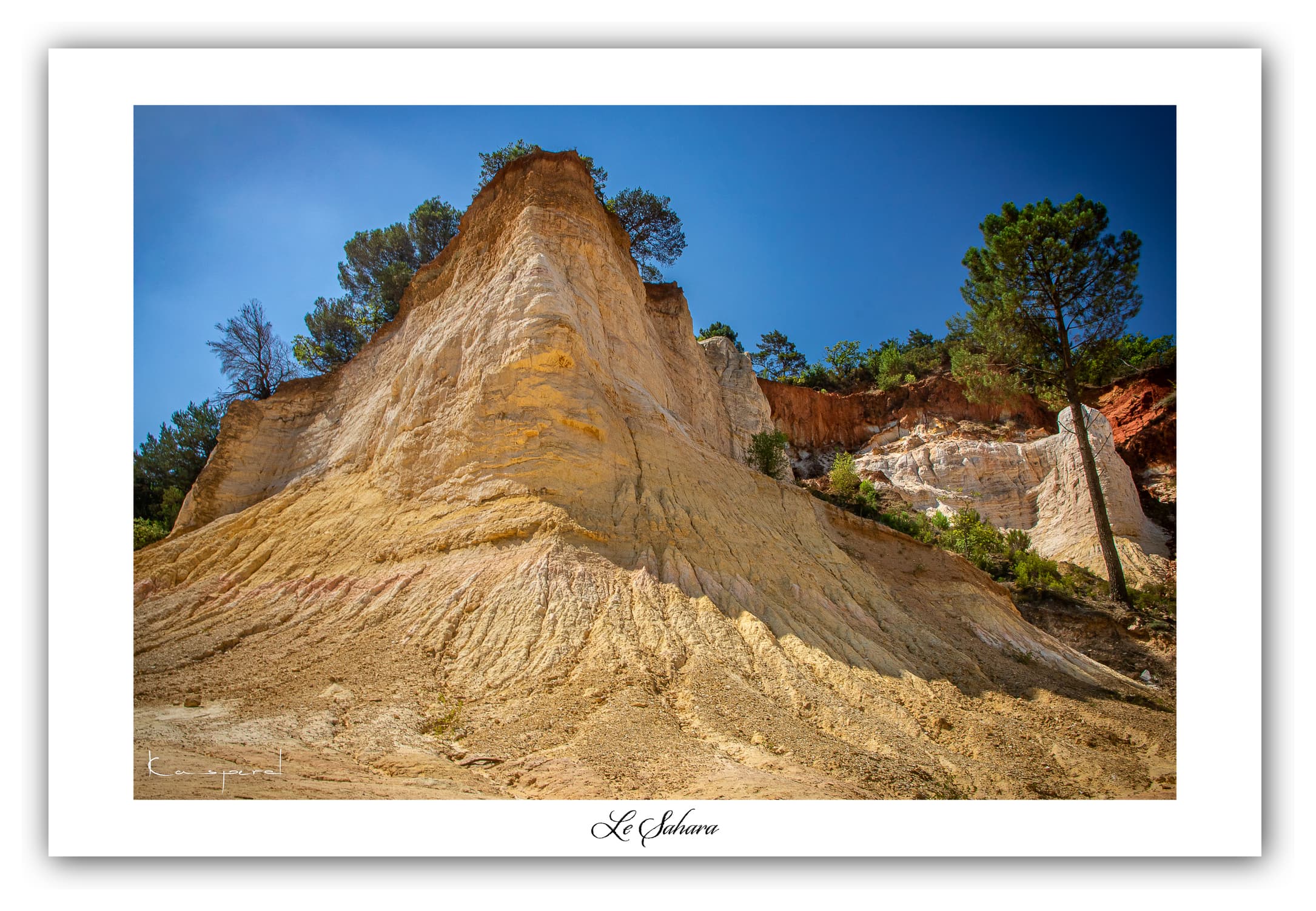 Poster Colorado de Rustrel (Vaucluse - France). Affiches Formats 30x40 cm, 40x60 cm ou 50x70 cm. Impression sur Papier Photo. Décoration murale. Paysage. Couleur.