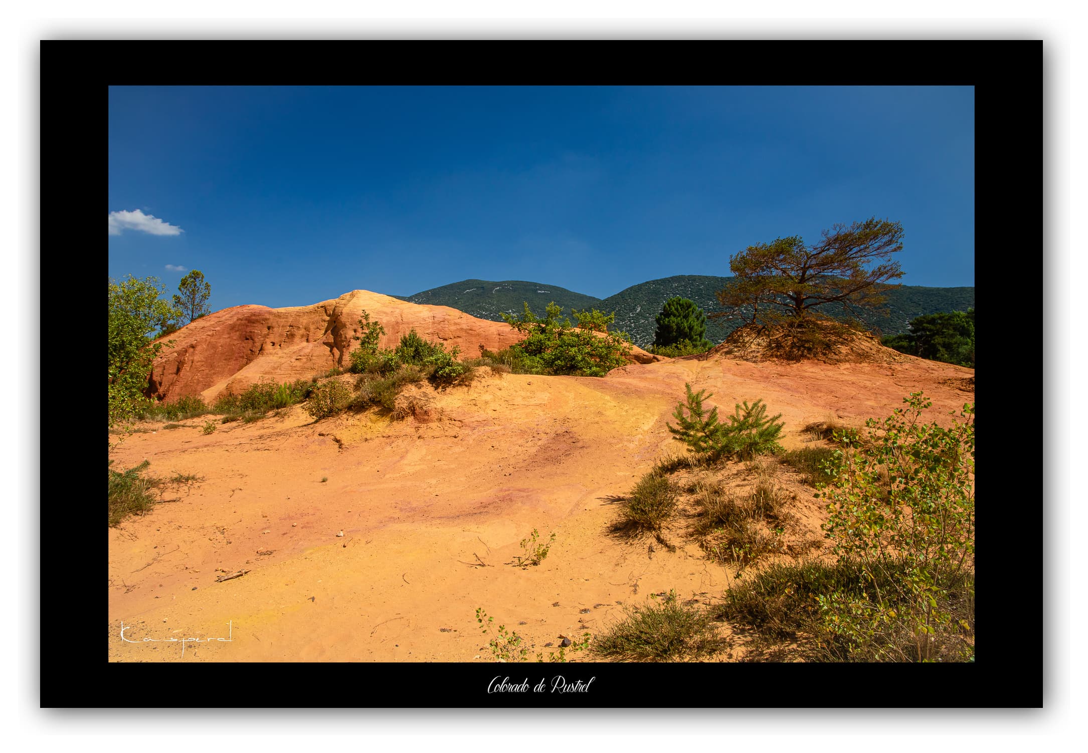 Poster Colorado de Rustrel (Vaucluse - France). Affiches Formats 30x40 cm, 40x60 cm ou 50x70 cm. Impression sur Papier Photo. Décoration murale. Paysage. Couleur.